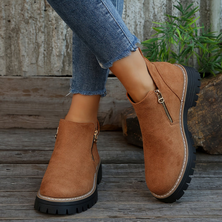 Margrett™ | Sturdy boots with zip closure