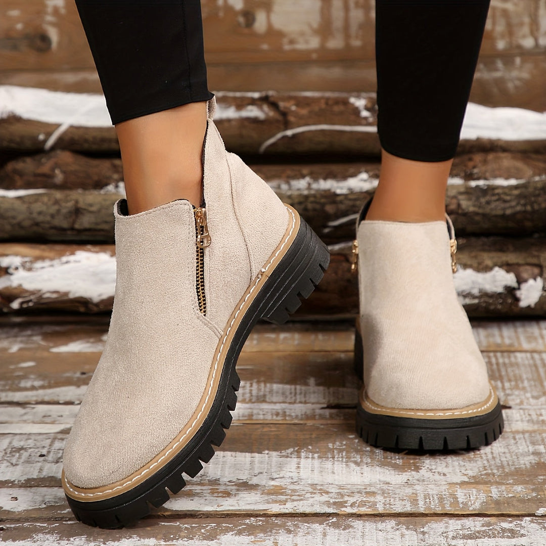 Margrett™ | Sturdy boots with zip closure