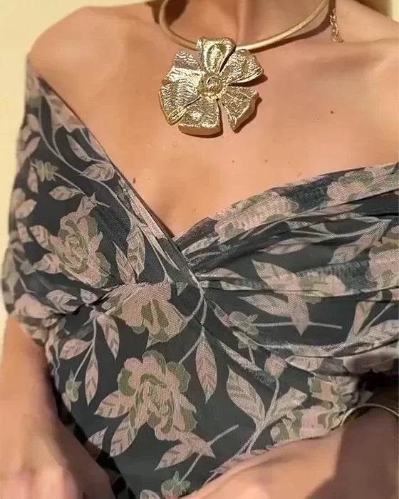 Julieta - Elegant V-neck off-the-shoulder dress