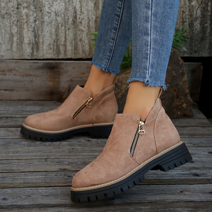 Margrett™ | Sturdy boots with zip closure