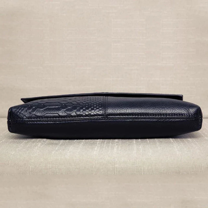 CELINE | STRUCTURED BLACK HANDBAG