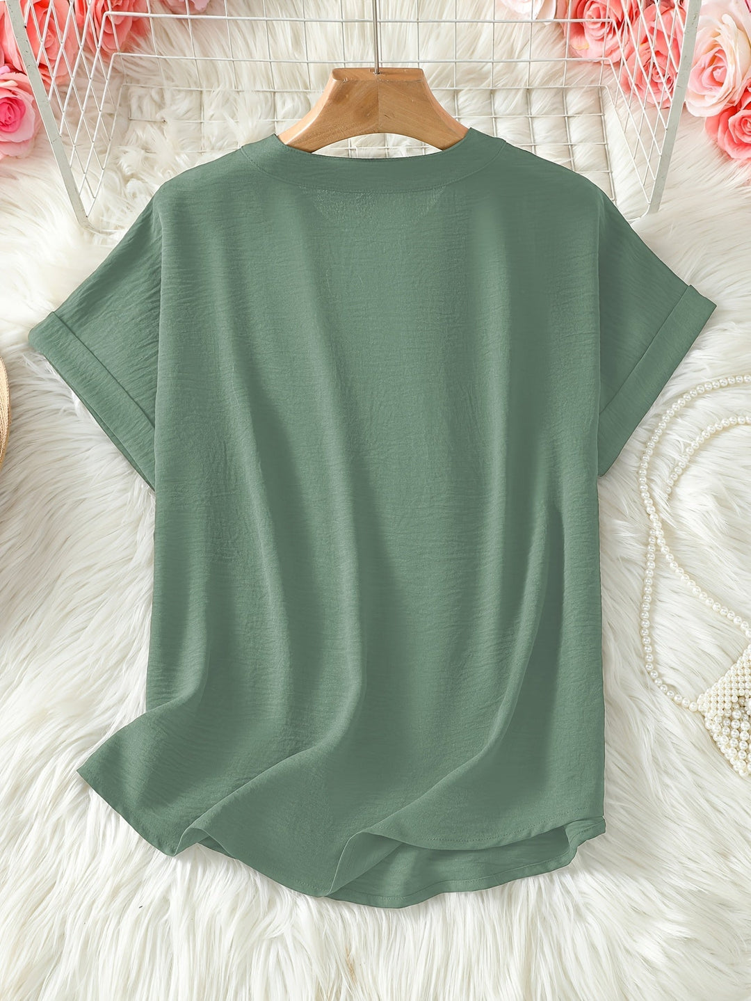 RILEY | RELAXED V-NECK EVERYDAY TEE